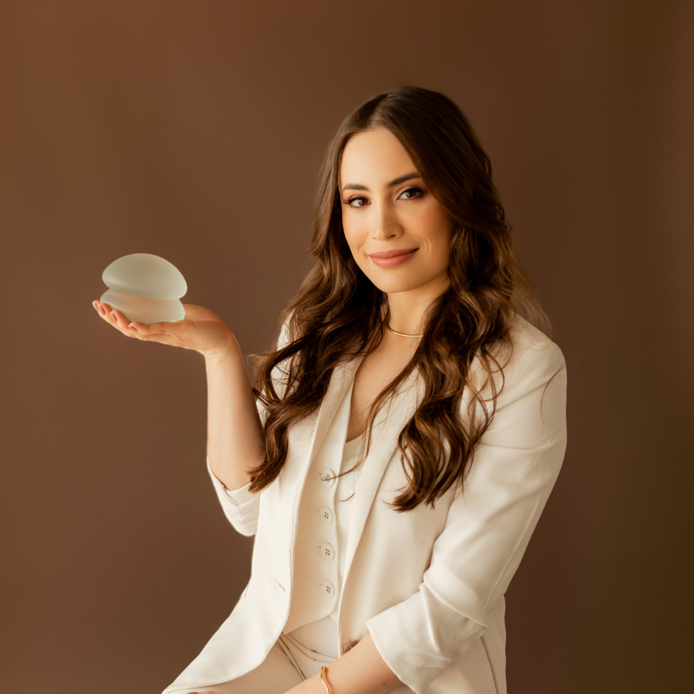 Dra. Thayline Camargo